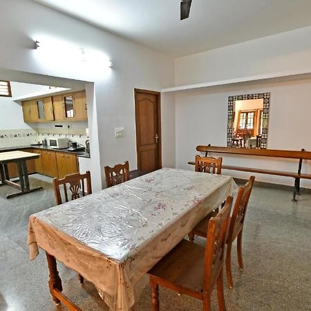 Villa Close To Rock Beach-Family Room 蓬蒂切里 外观 照片