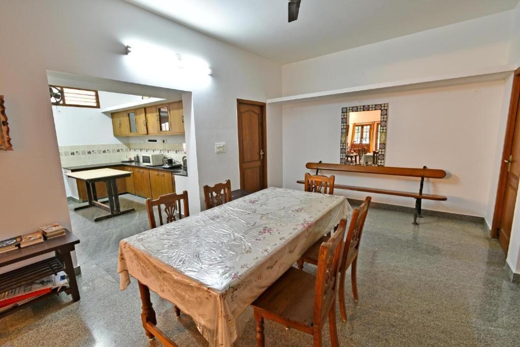Villa Close To Rock Beach-Family Room 蓬蒂切里 外观 照片