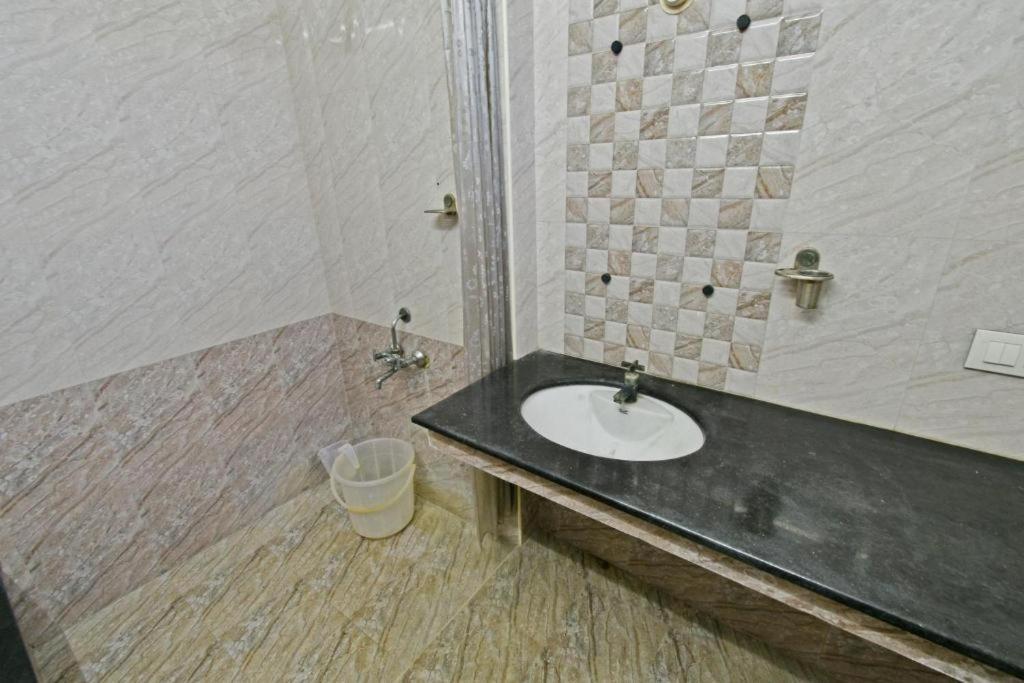 Villa Close To Rock Beach-Family Room 蓬蒂切里 外观 照片