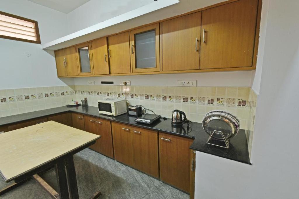 Villa Close To Rock Beach-Family Room 蓬蒂切里 外观 照片